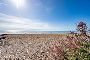 Blissful Bay Just a Stone s Throw Away