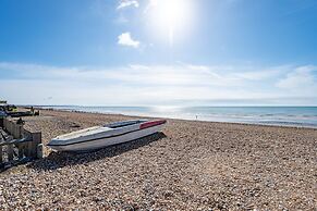 Blissful Bay Just a Stone s Throw Away