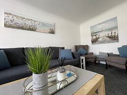 Blissful Bay Just a Stone s Throw Away