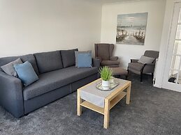 Blissful Bay Just a Stone s Throw Away