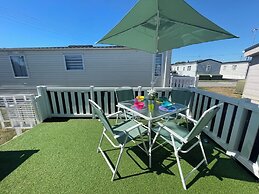 27 Tower View Pevensey Bay Holiday Park Beach