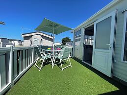 27 Tower View Pevensey Bay Holiday Park Beach