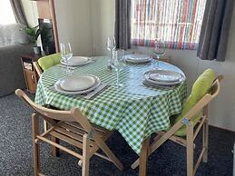 27 Tower View Pevensey Bay Holiday Park Beach