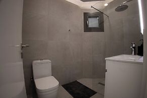 Phaedrus Living Luxury Mackenzie Flat