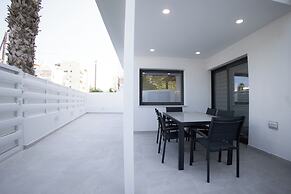 Phaedrus Living Luxury Mackenzie Flat