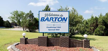 Park View Inn & Suites Hoisington