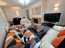 2-bed House Bungalow in Bristol