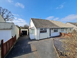 2-bed House Bungalow in Bristol