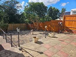 2-bed House Bungalow in Bristol