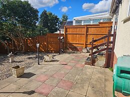 2-bed House Bungalow in Bristol