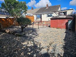 2-bed House Bungalow in Bristol