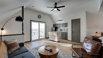 Private Guesthouse With Deluxe Home Theater 1 Bedroom Home by RedAwnin