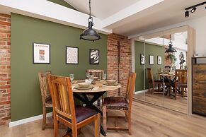 Wawel Castle Studio Dietla by Renters