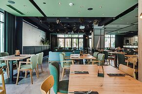 Green Port Apartament by Renters