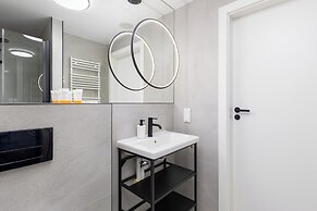 Green Port Apartament by Renters