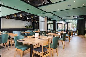 Green Port Apartament by Renters