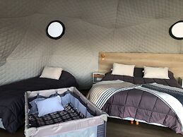 Isla Victoria - Folk Camp