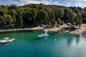 Isla Victoria - Folk Camp