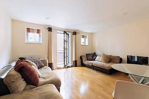 Central 2BD Flat - Redcliffe