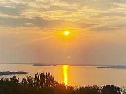 Nyamunyonyi Tourism Resort-Lake Bunyonyi