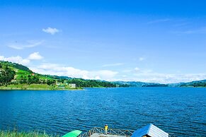 Nyamunyonyi Lake Resort