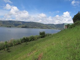 Nyamunyonyi Lake Resort