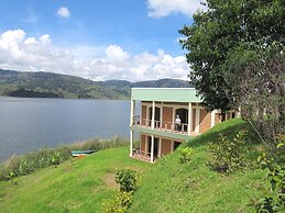 Nyamunyonyi Lake Resort