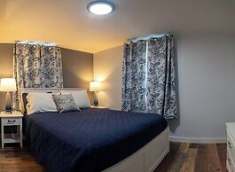 3BedroomApt Pool CampFire PlayArea