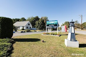 3BedroomApt Pool CampFire PlayArea