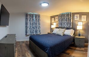 3BedroomApt Pool CampFire PlayArea