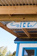 3BedroomApt Pool CampFire PlayArea