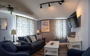 3BedroomApt Pool CampFire PlayArea