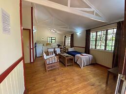 Buhleni Farm & Chalets