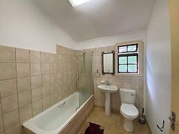 Buhleni Farm & Chalets