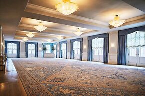 The Fifth Avenue Hotel