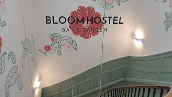 Bloom Hostel Bar & Garden