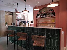 Bloom Hostel Bar & Garden