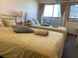 2 Double Bed Heart of Shibuya Up to 4ppl