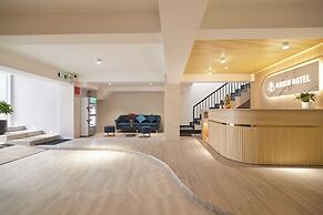 Bin Bin Hotel 9 - Near Tam Anh Hospital