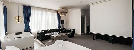 A IN HOTEL RIVERSIDE