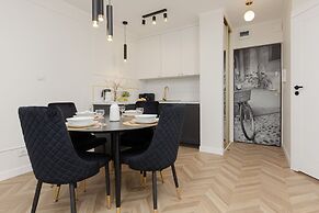 Apartament With AC Moniuszki by Renters