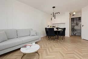 Apartament With AC Moniuszki by Renters
