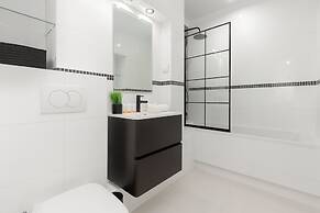 Apartament With AC Moniuszki by Renters
