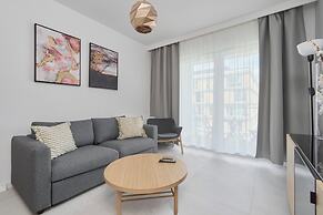 Lwowska by the Lake by Renters Prestige