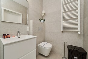 Lwowska by the Lake by Renters Prestige