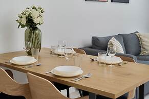 Lwowska by the Lake by Renters Prestige