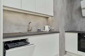 Lwowska by the Lake by Renters Prestige