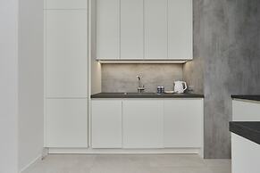 Lwowska by the Lake by Renters Prestige