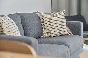 Lwowska by the Lake by Renters Prestige