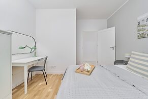 Lwowska by the Lake by Renters Prestige